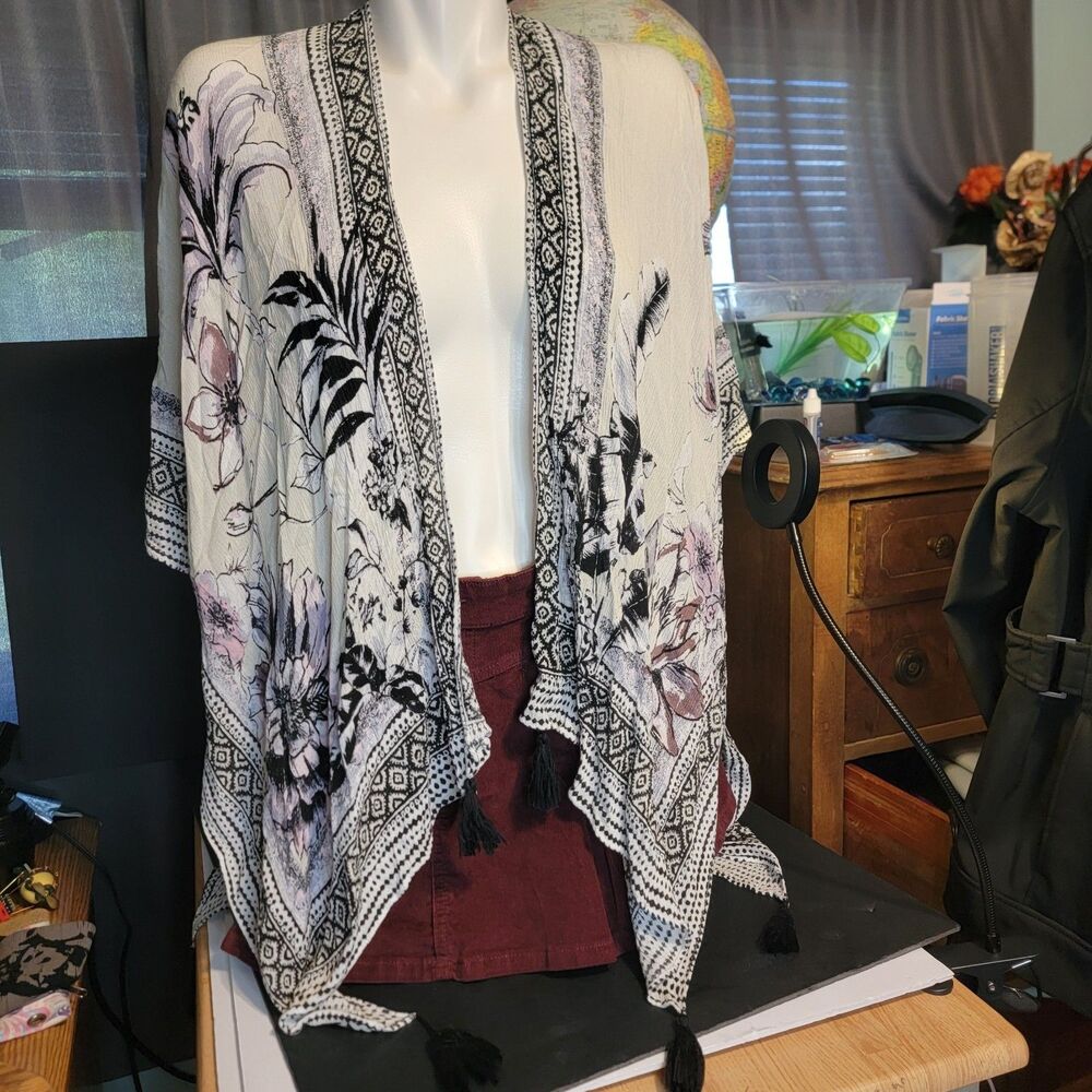 Vince Camuto Women’s Floral Woven Rayon Tassel Shawl Wrap Beige Black Purple